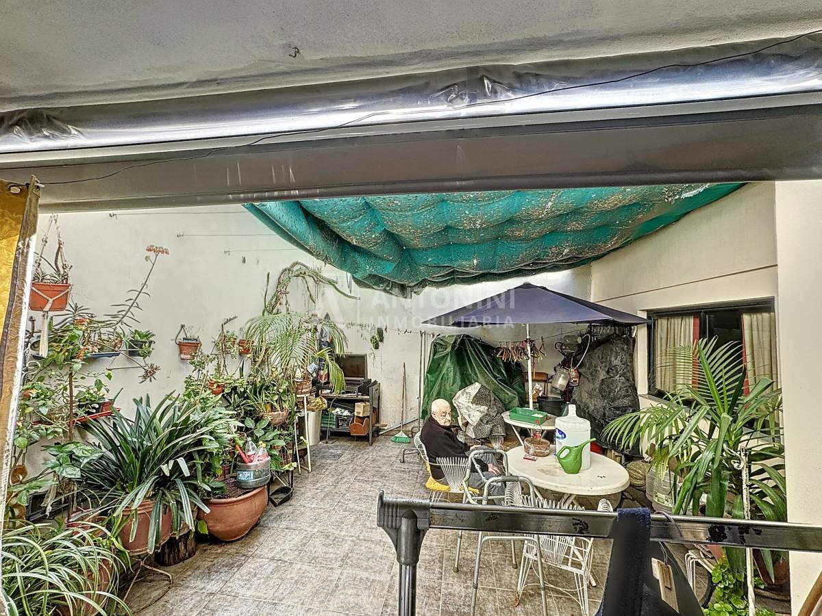 Apto Credito Depto en Venta de 2 dormitorios PB con Patio B Cofico