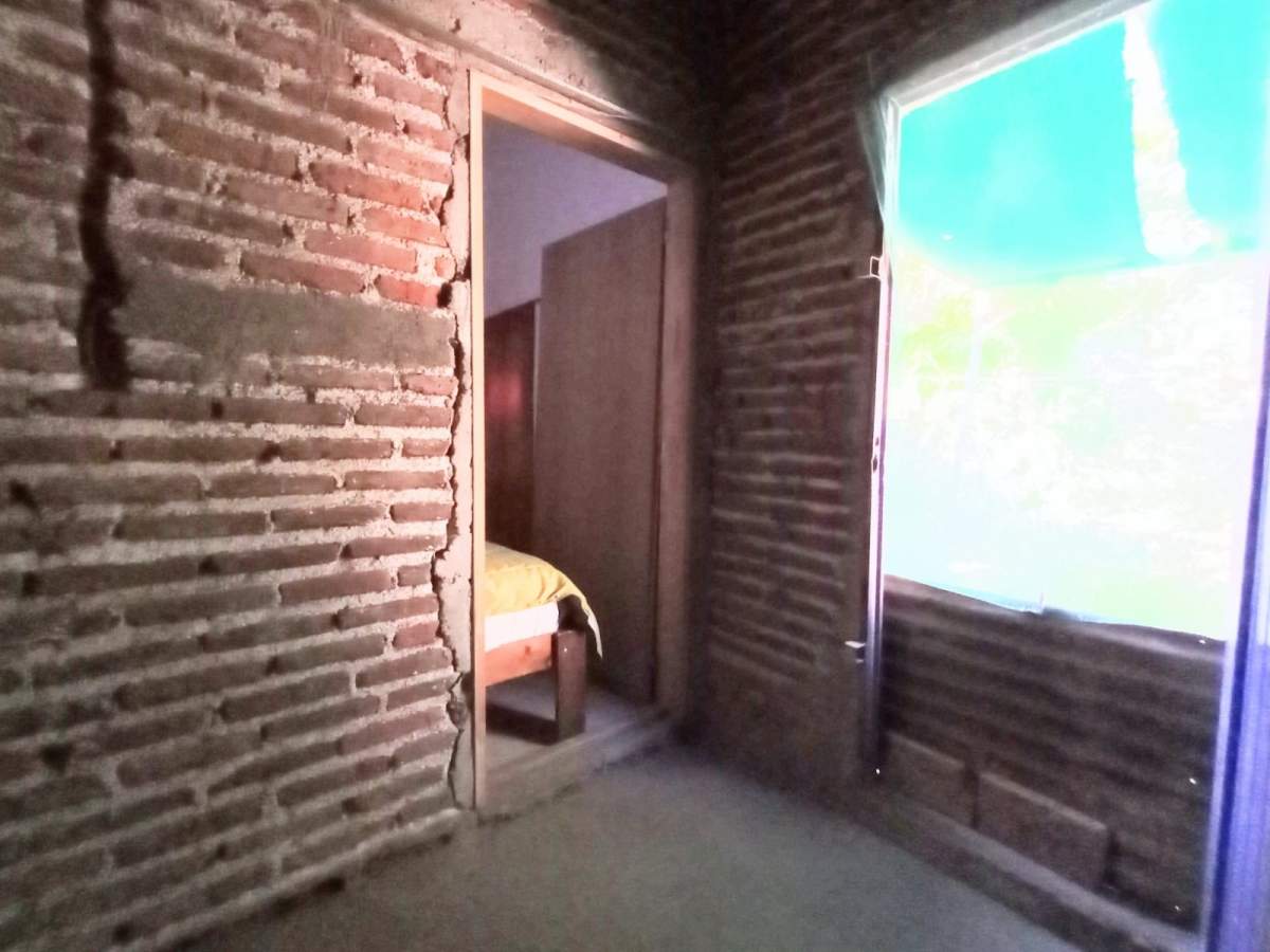 OPORTUNIDAD ! SE VENDE CASA DE UN DORMITORIO A TERMINAR, BANDA NORTE, BARRIO LAS DELICIAS TERRENO 360 M2