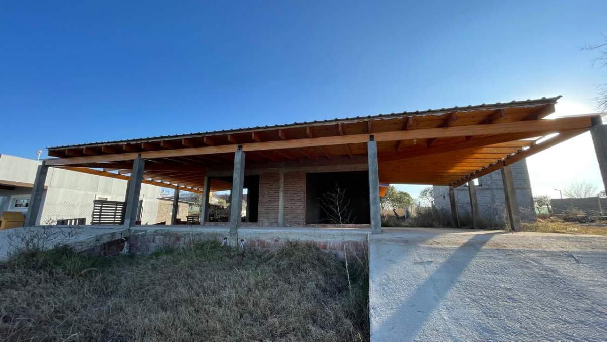 2 CASAS A TERMINAR, SOBRE RUTA 28, CAMINO A TANTI