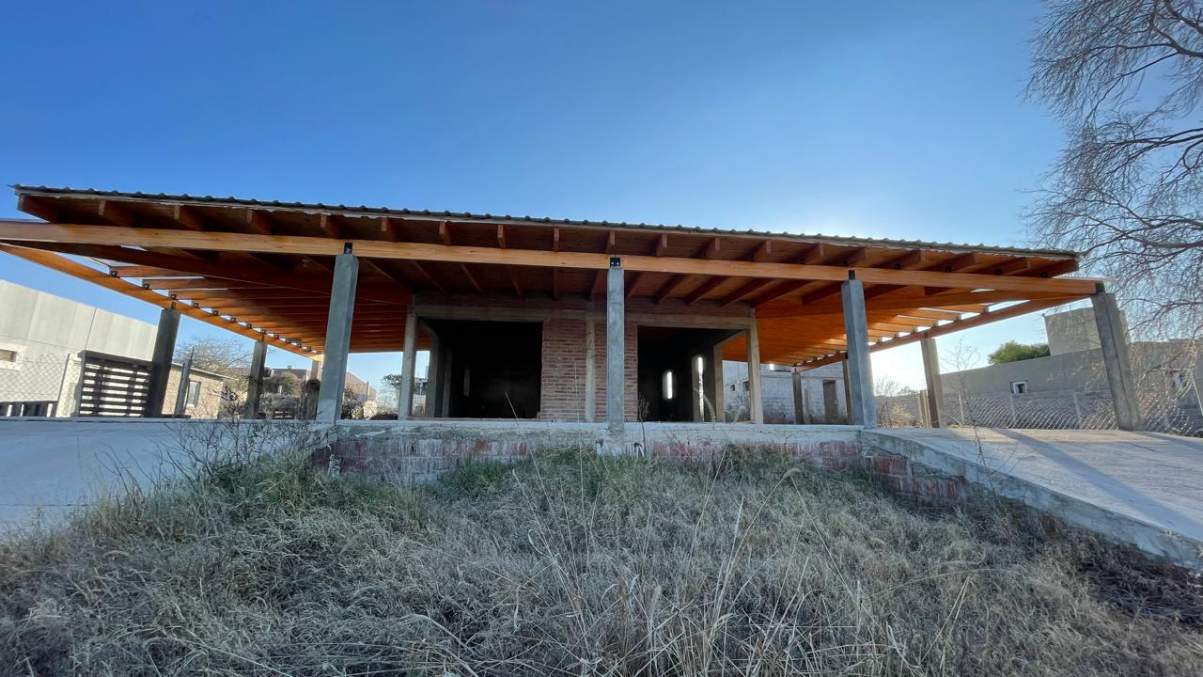 2 CASAS A TERMINAR, SOBRE RUTA 28, CAMINO A TANTI