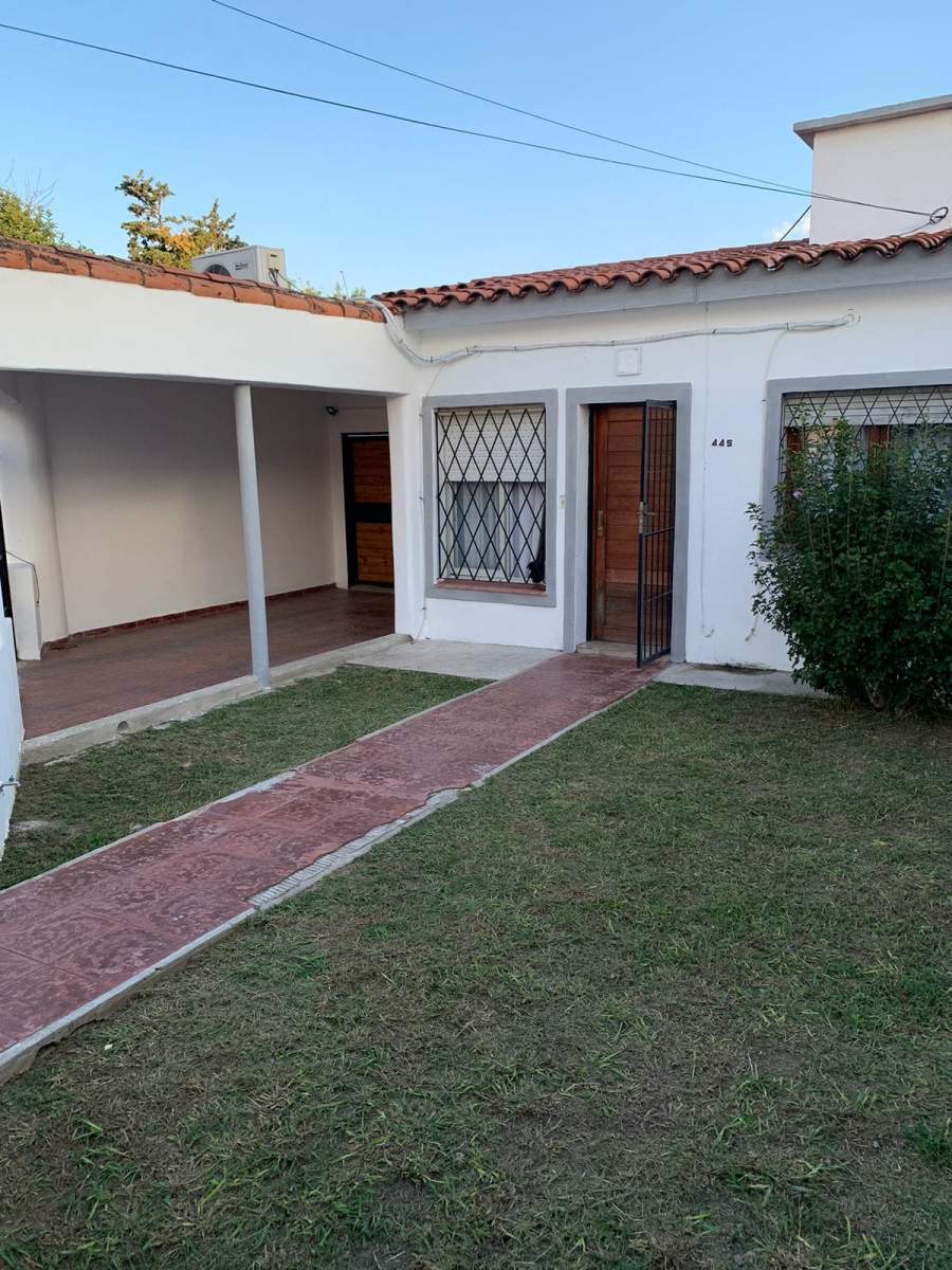 CASA EN VENTA EN COSQUIN.