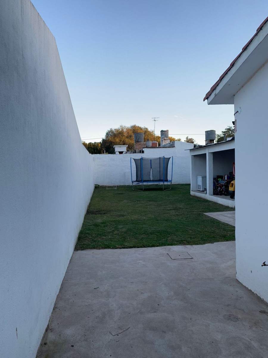 CASA EN VENTA EN COSQUIN.