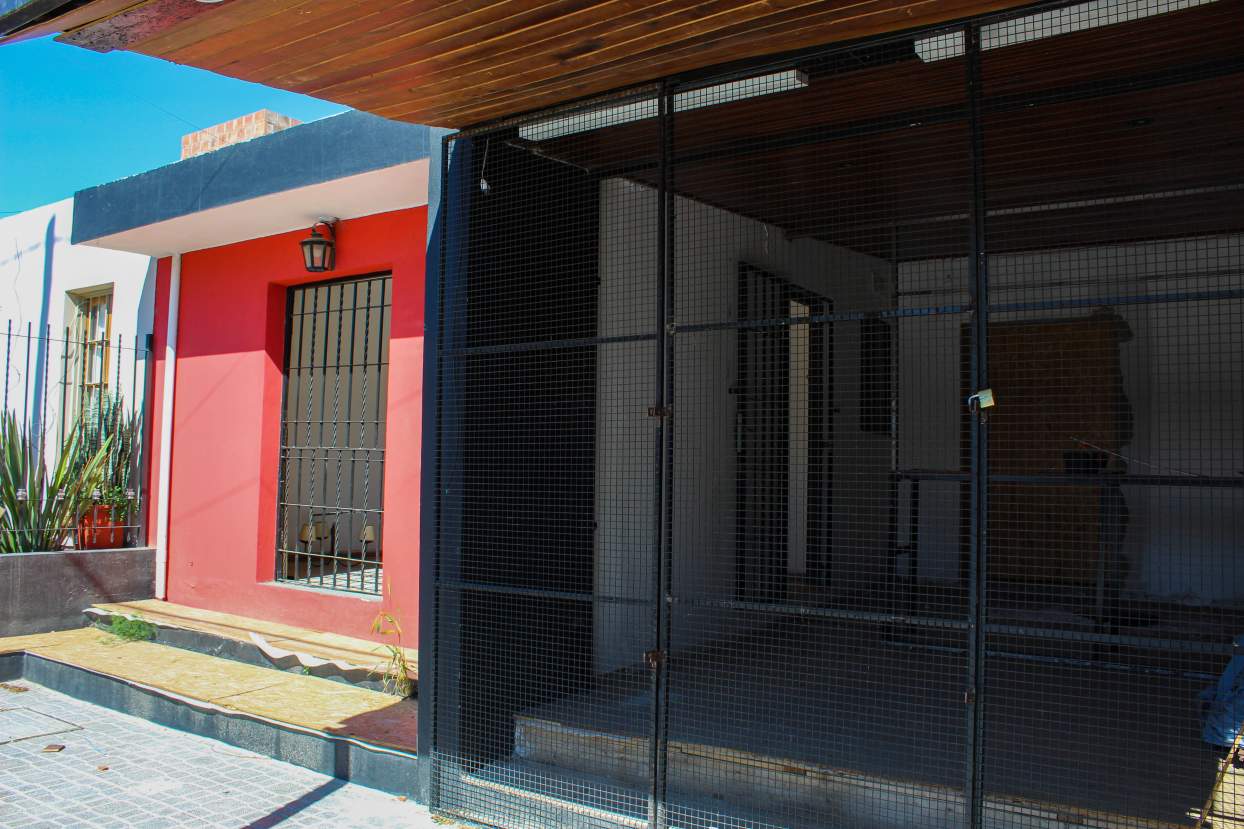 VENDO CASA 2 DORM | PATIO | JARDIN DE HORIZONTE