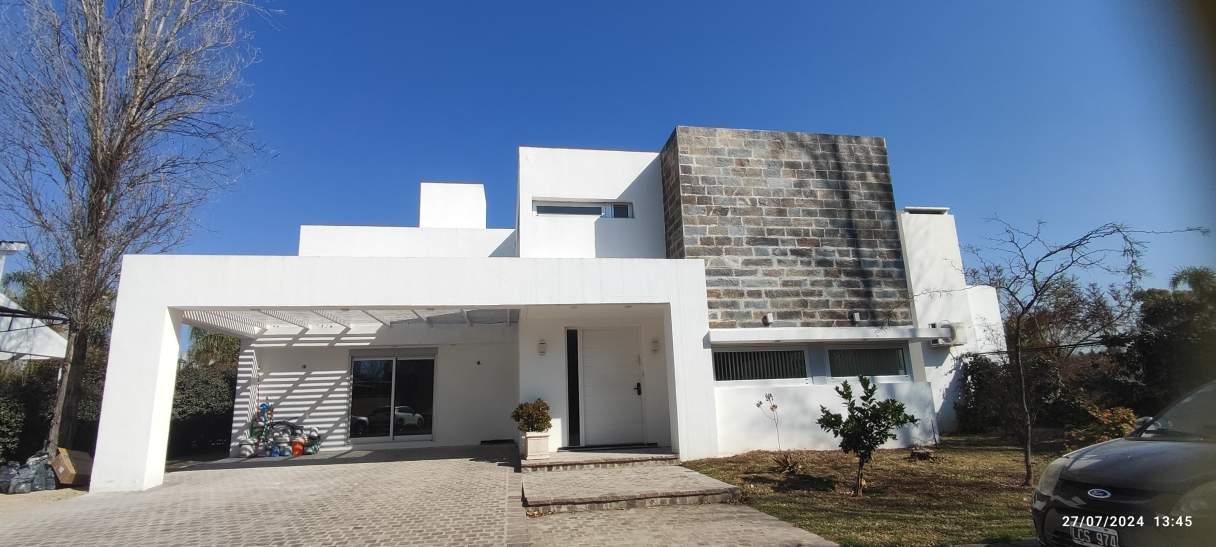 Casa en Valle Escondido (Bº Los Cielos)