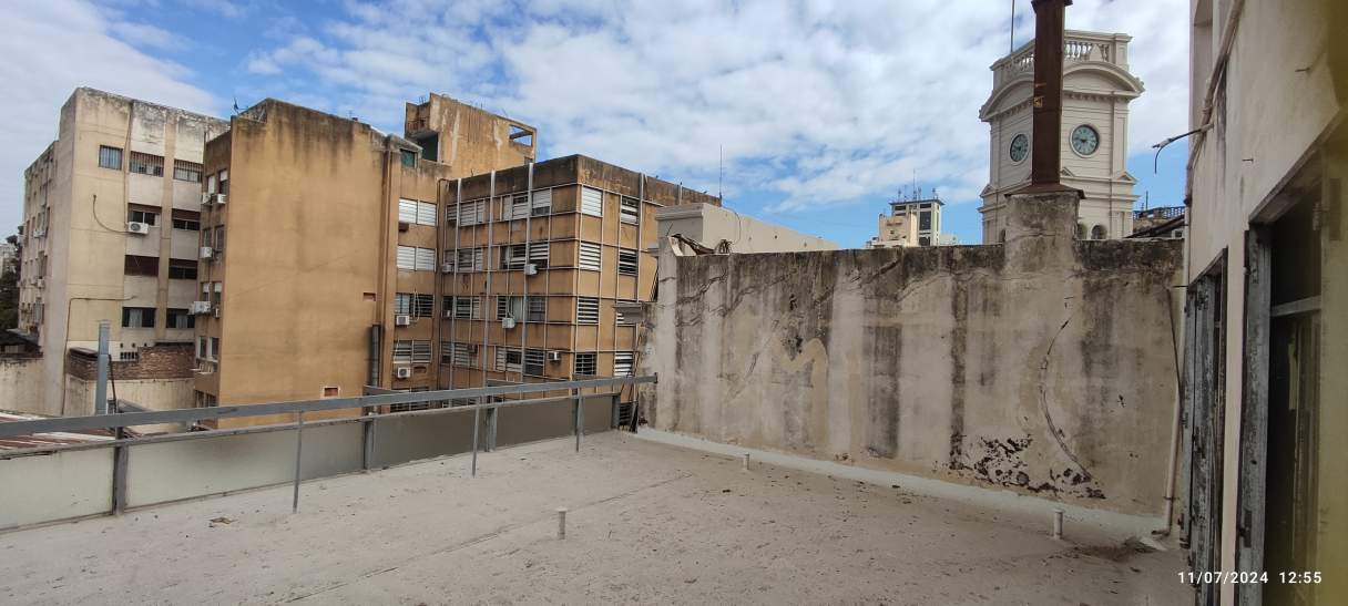 Oficina Sobre Calle Dean Funes N° 68-80 (Al lado de la ex-Legislatura) TERRAZA PROPIA