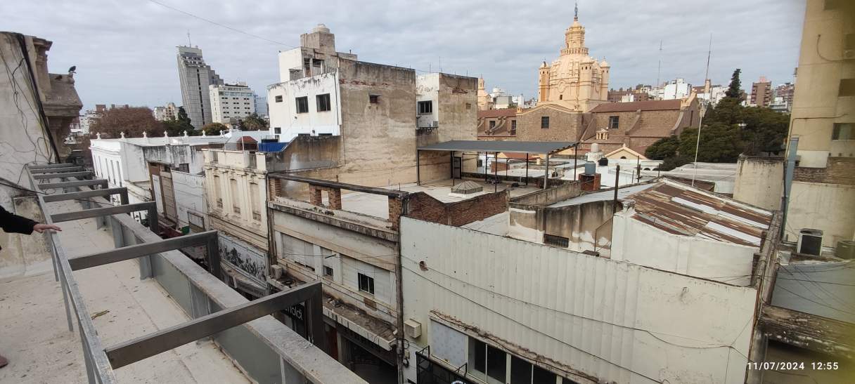 Oficina Sobre Calle Dean Funes N° 68-80 (Al lado de la ex-Legislatura) TERRAZA PROPIA