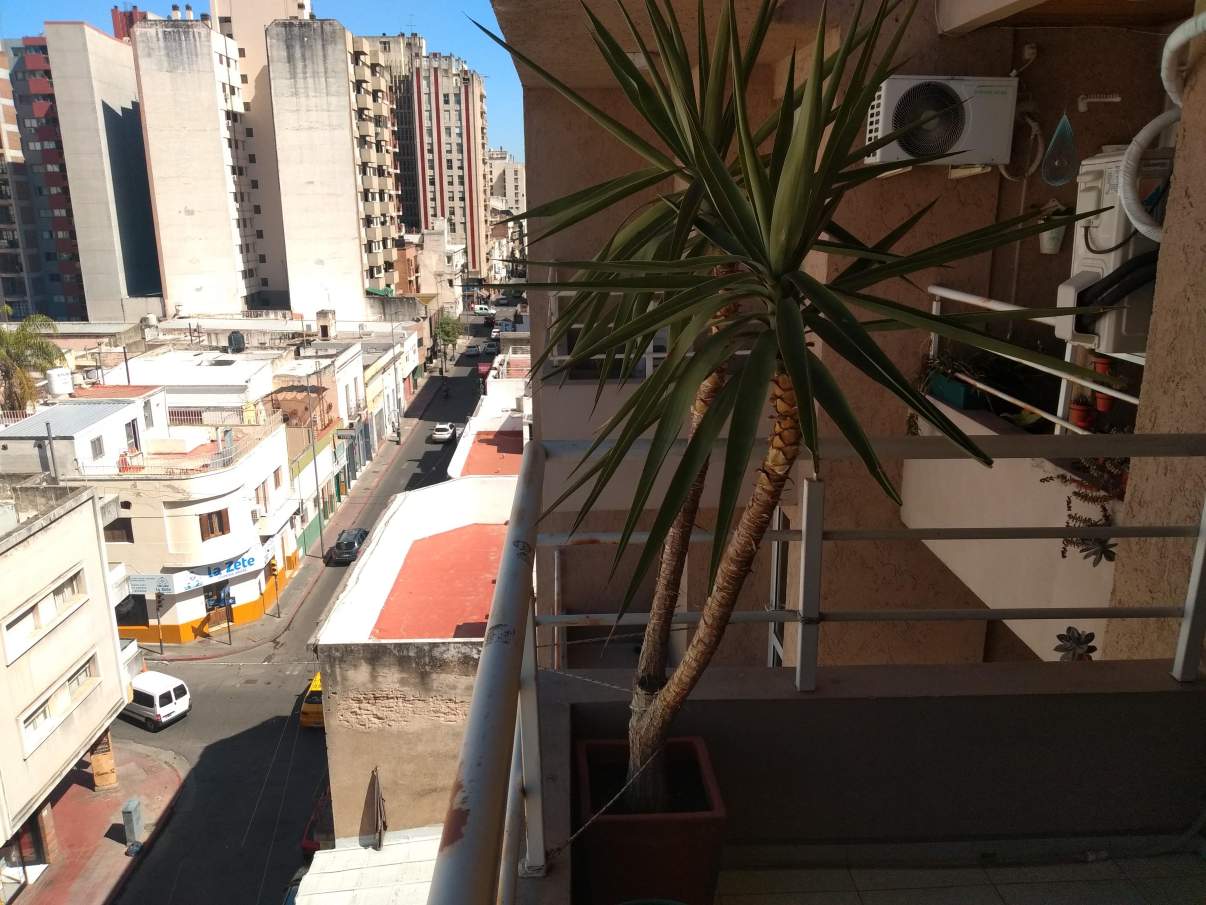 Excelente Semipiso con Terraza a mts de Nva Cba !!!!