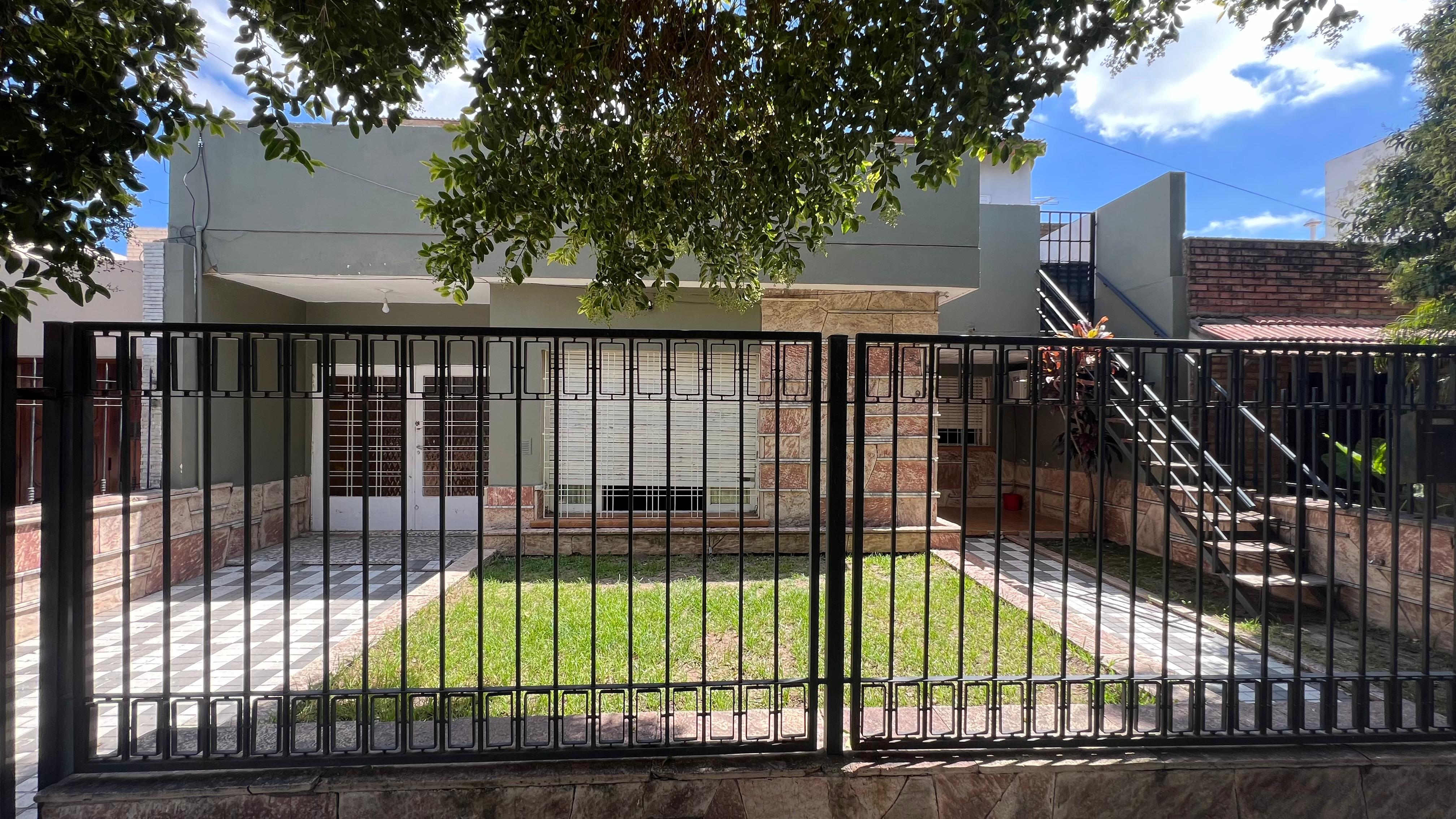 CASA  DPTO  EN VENTA B JARDIN