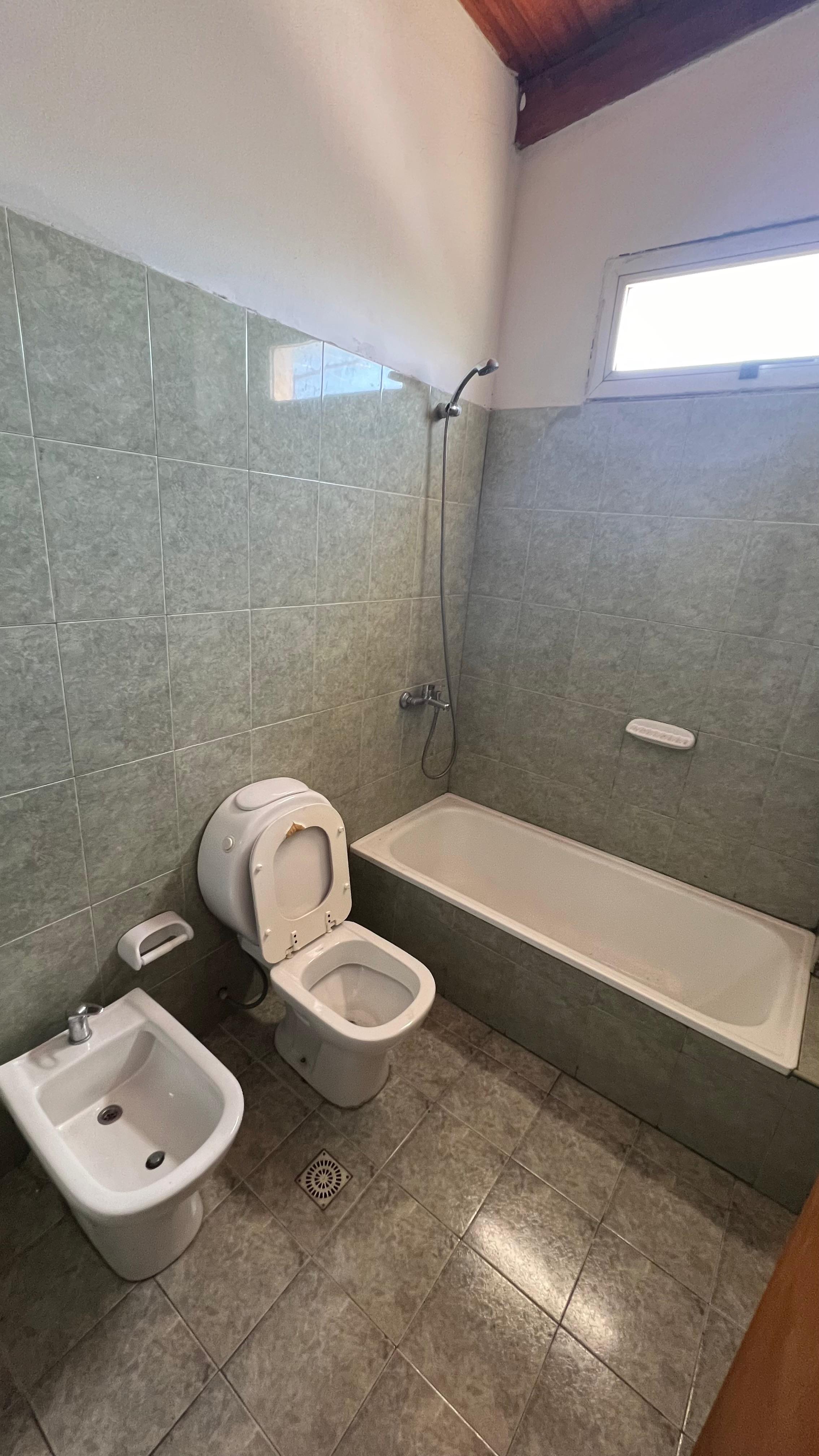 CASA  DPTO  EN VENTA B JARDIN