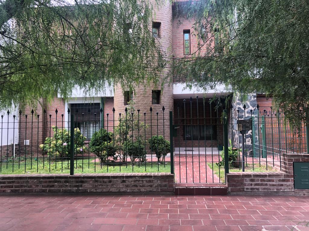 Zona norte - Casa en venta de 5 Dorm 3 baños cochera para 2 autos