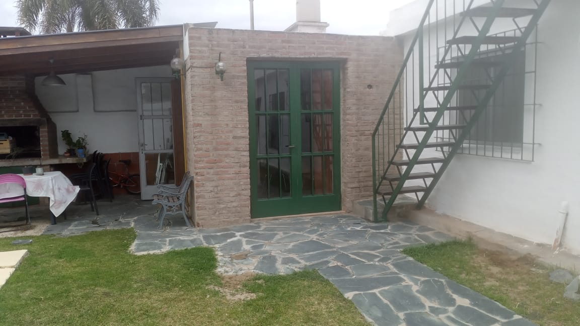 Zona norte - Casa en venta de 5 Dorm 3 baños cochera para 2 autos