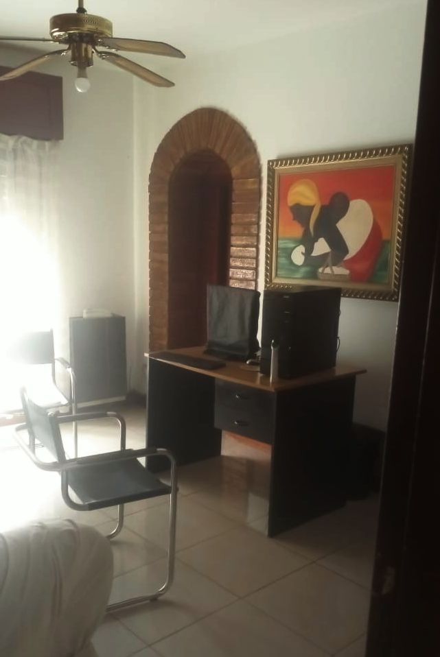 Zona norte - Casa en venta de 5 Dorm 3 baños cochera para 2 autos