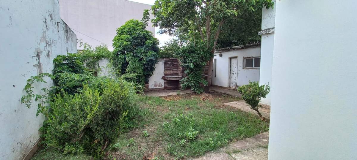 CASA EN VENTA ALTA CORDOBA LAVALLEJA 1984 - 4 DORM.
