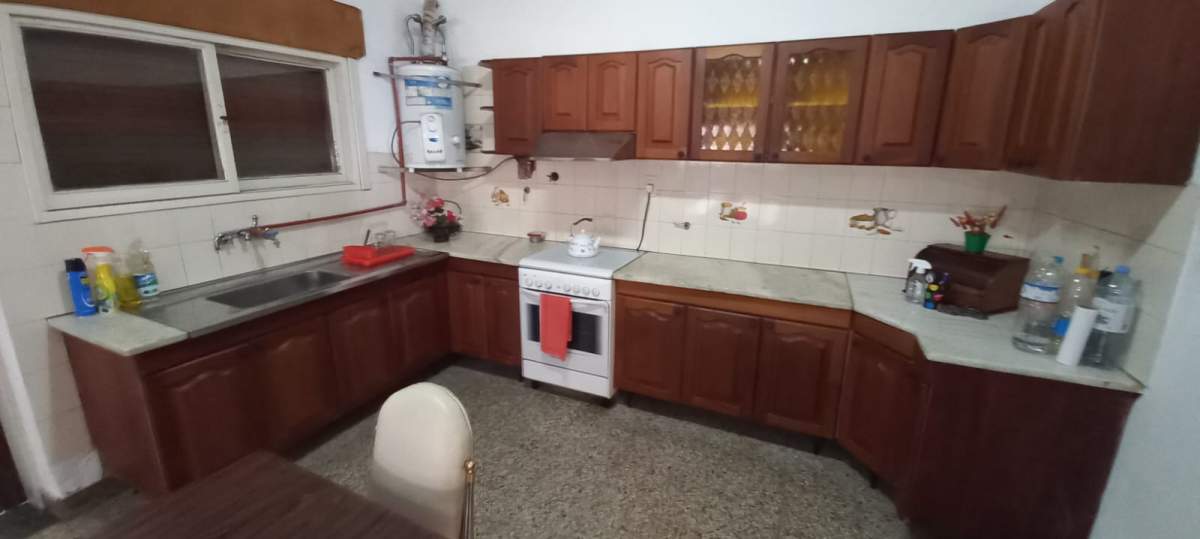 CASA EN VENTA ALTA CORDOBA LAVALLEJA 1984 - 4 DORM.