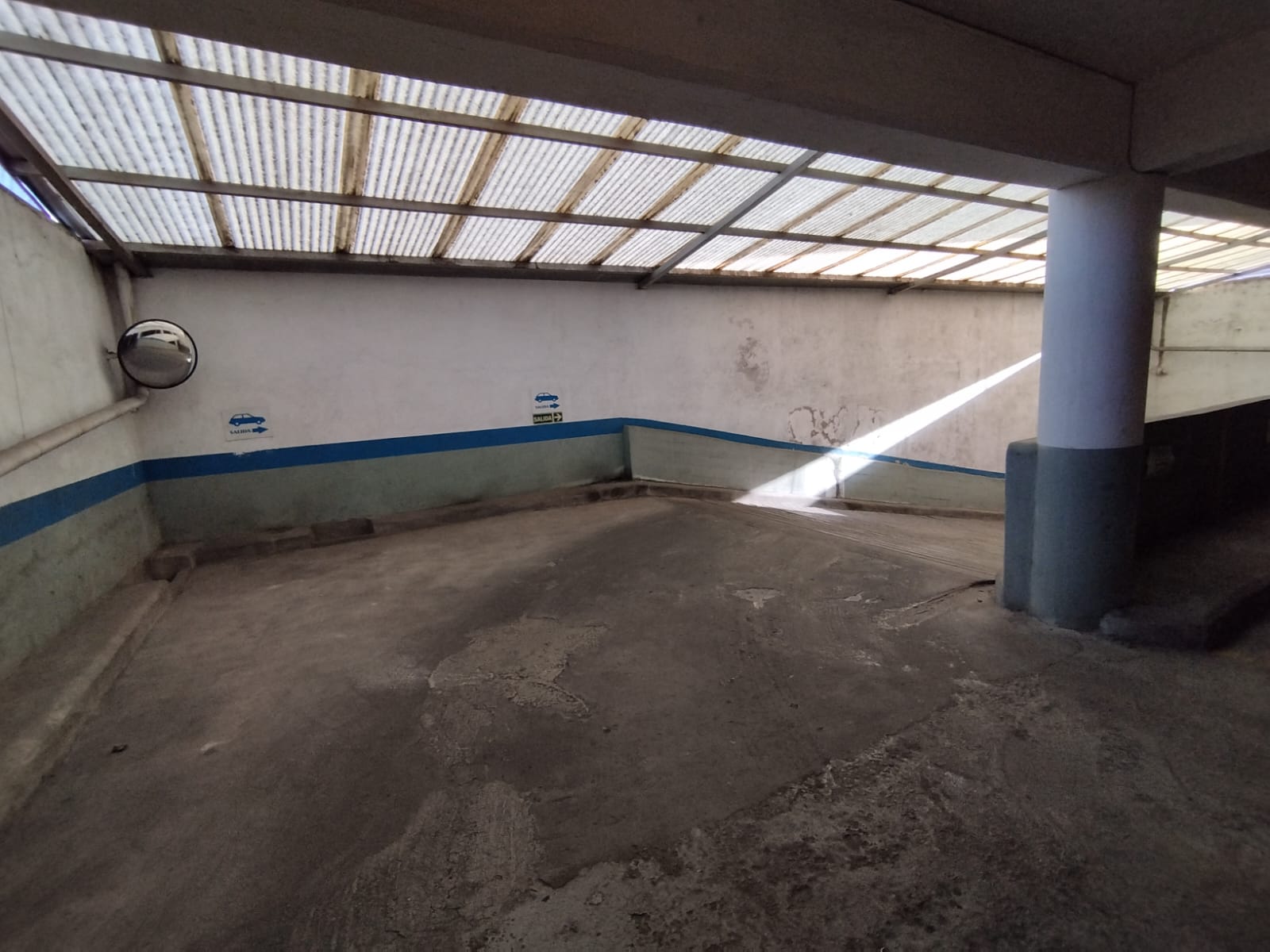 Venta COCHERA en CENTRO