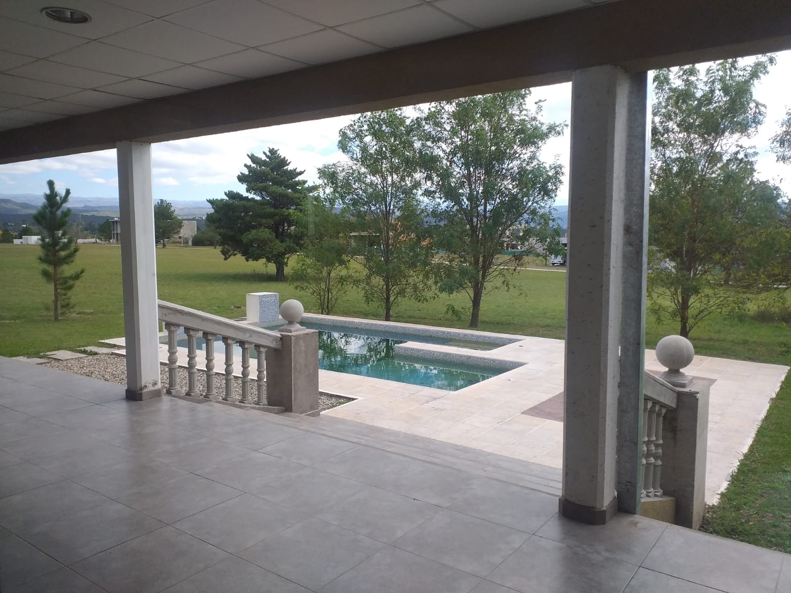 CASA EN VENTA. BARRIO CARLOS PAZ GOLF COUNTRY