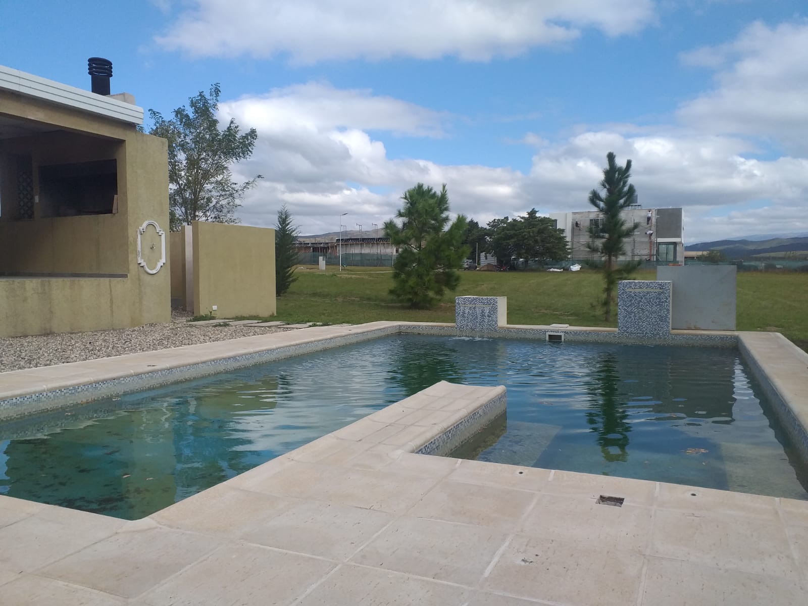 CASA EN VENTA. BARRIO CARLOS PAZ GOLF COUNTRY