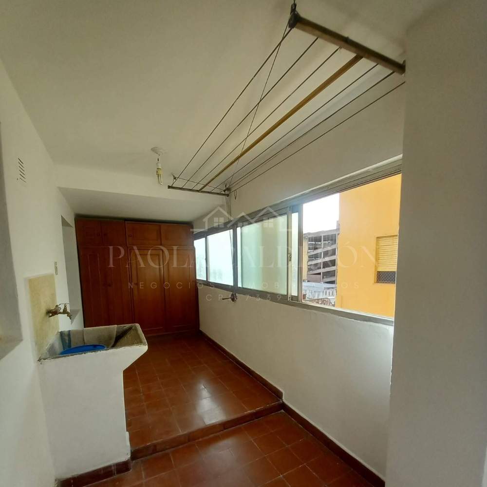 Venta Departamento Semi Piso de Tres Dormitorios