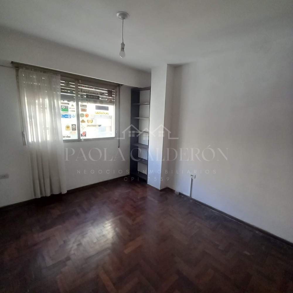 Venta Departamento Semi Piso de Tres Dormitorios