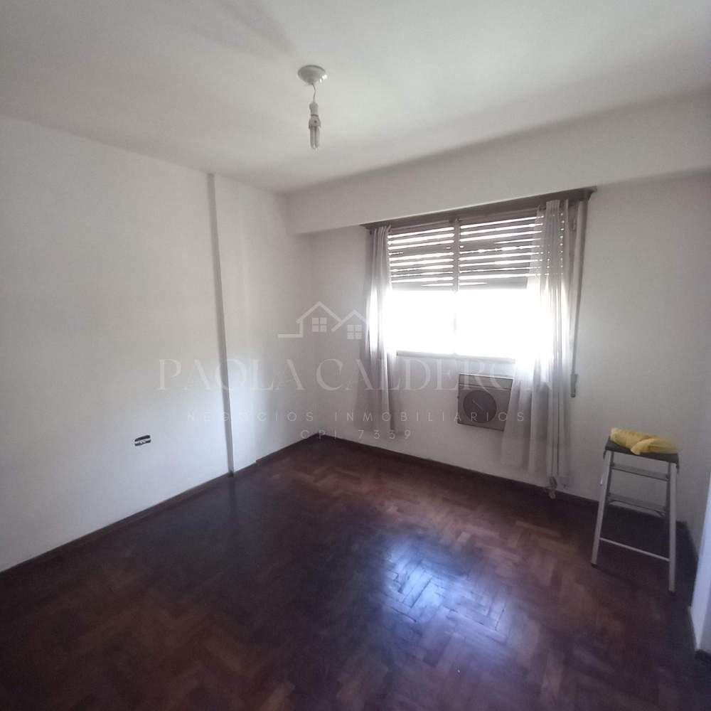 Venta Departamento Semi Piso de Tres Dormitorios