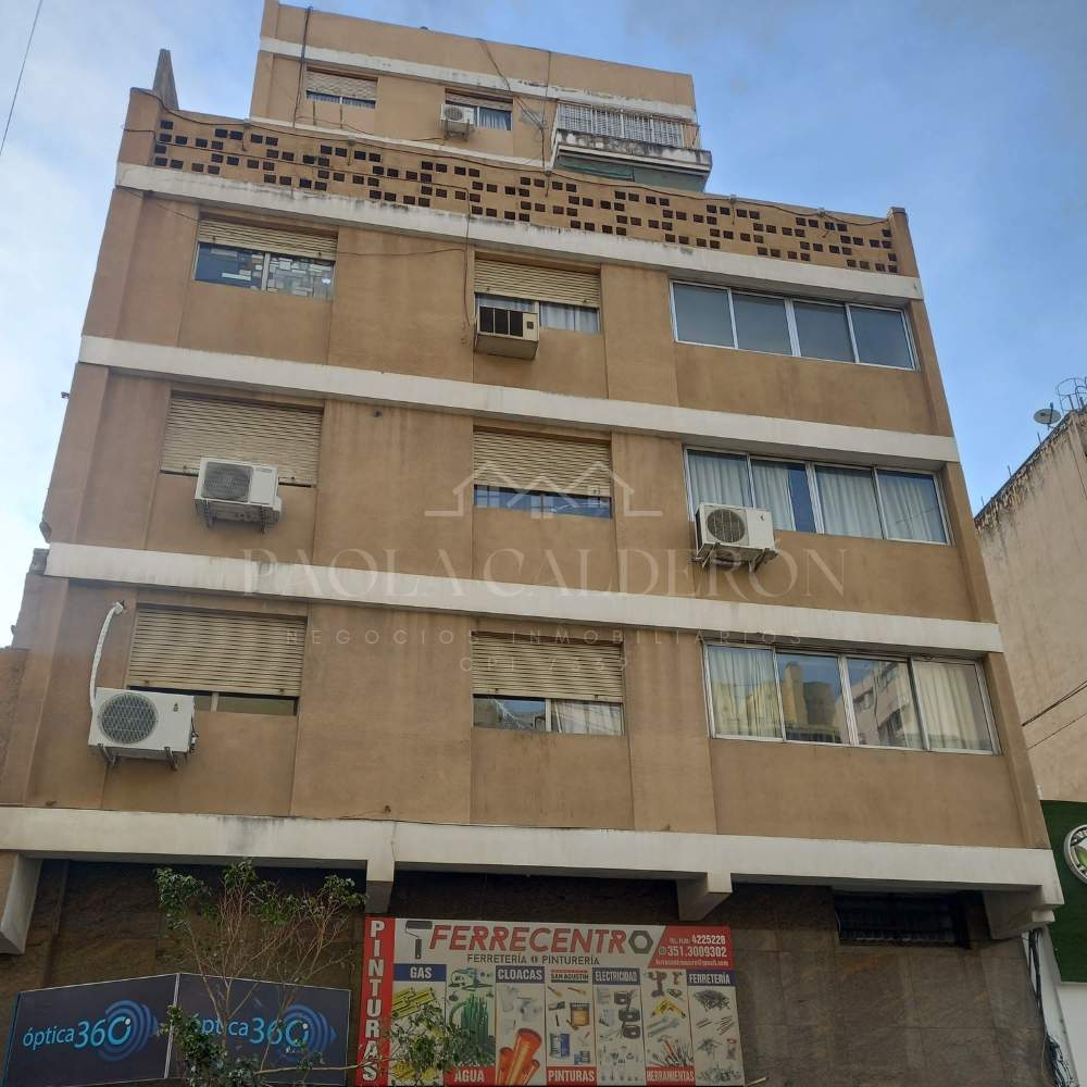 Venta Departamento Semi Piso de Tres Dormitorios