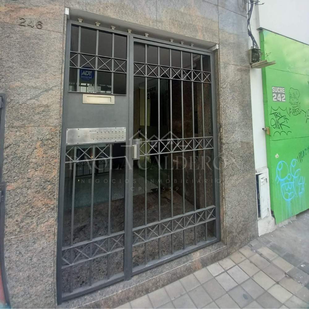 Venta Departamento Semi Piso de Tres Dormitorios