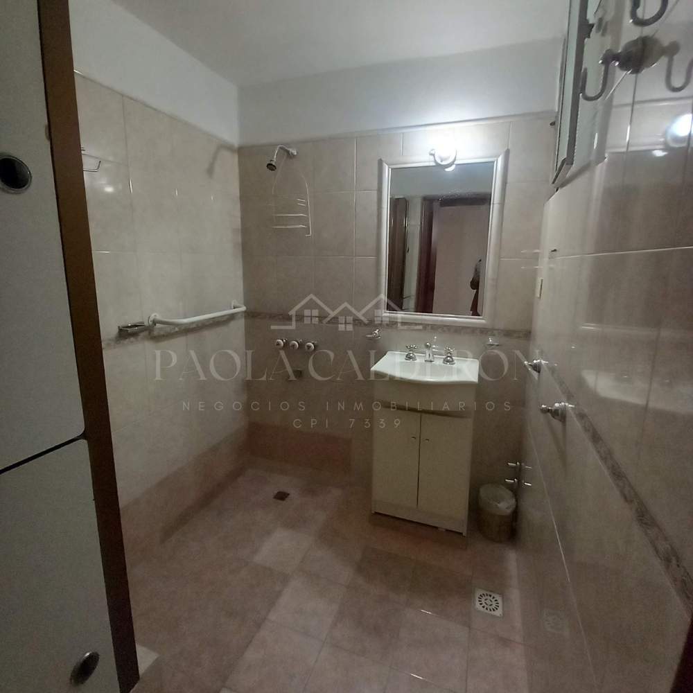 Venta Departamento Semi Piso de Tres Dormitorios
