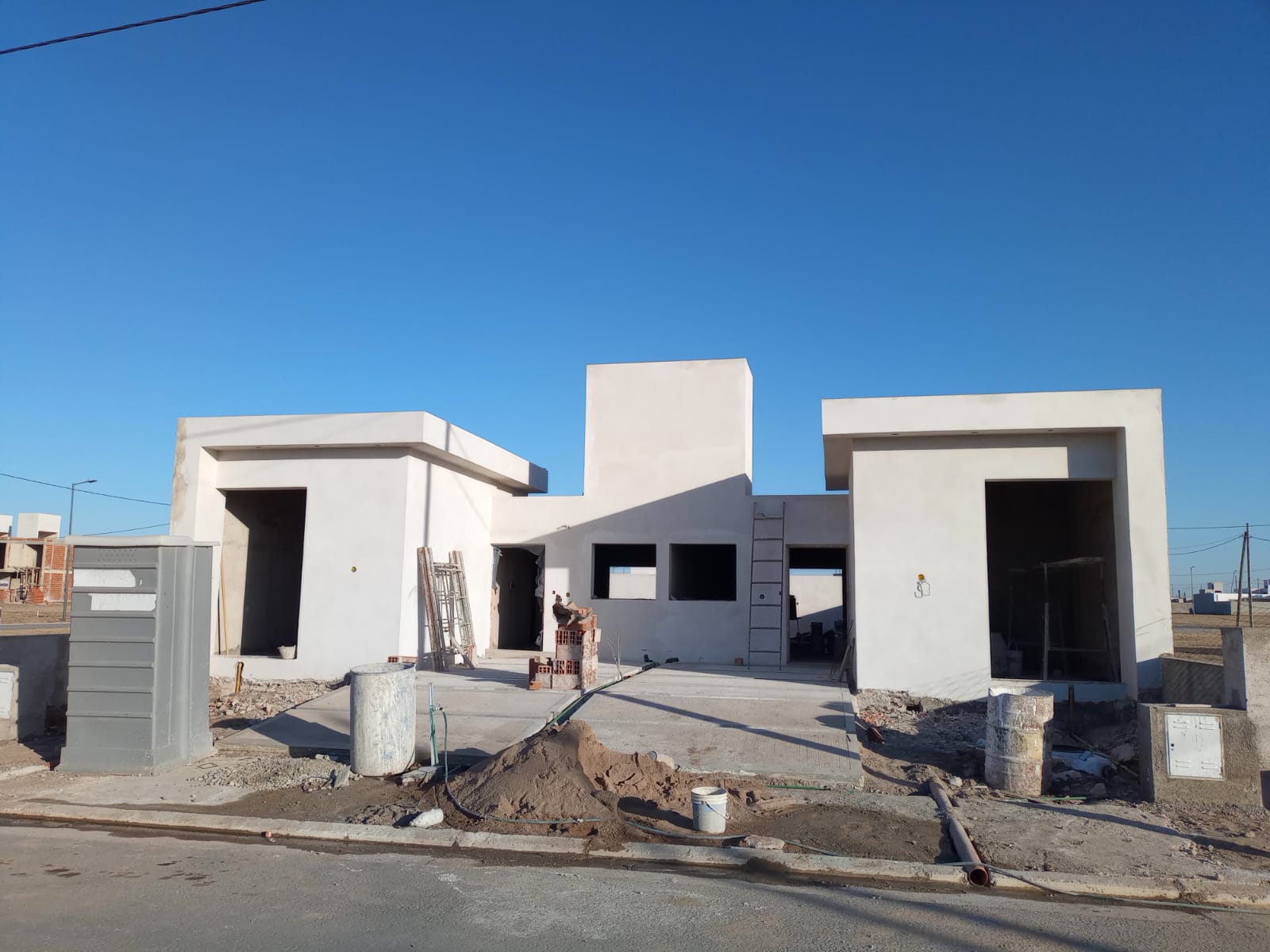 Duplex de 2 dorm. en planta baja en venta - Brisas de Manantiales! Excelente calidad!