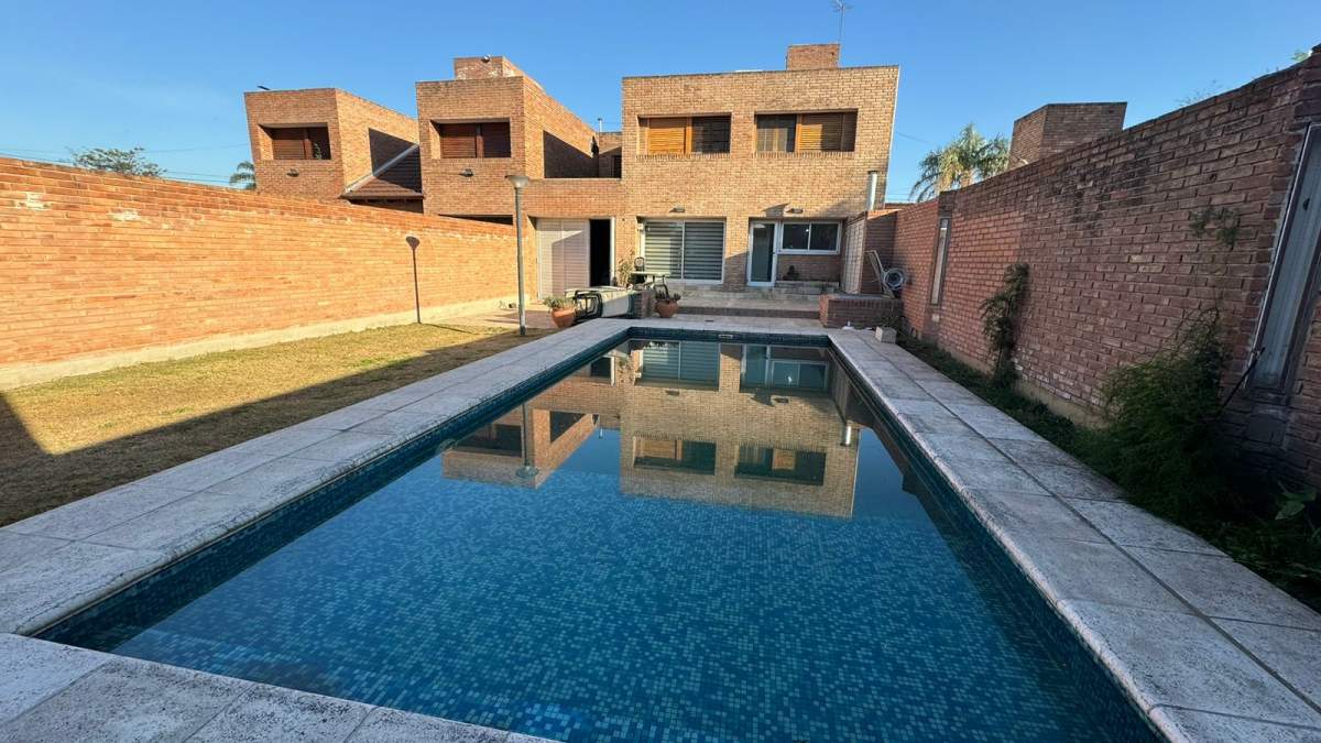 Casa en venta en Granja de Funes de 3 dormitorios - Apto Bancor