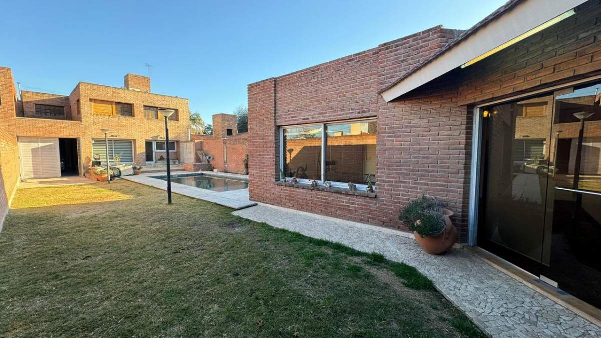 Casa en venta en Granja de Funes de 3 dormitorios - Apto Bancor