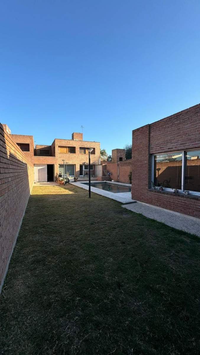 Casa en venta en Granja de Funes de 3 dormitorios - Apto Bancor