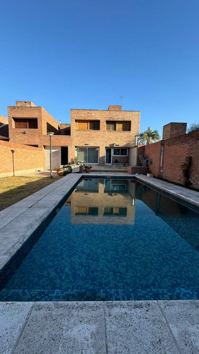 Casa en venta en Granja de Funes de 3 dormitorios - Apto Bancor