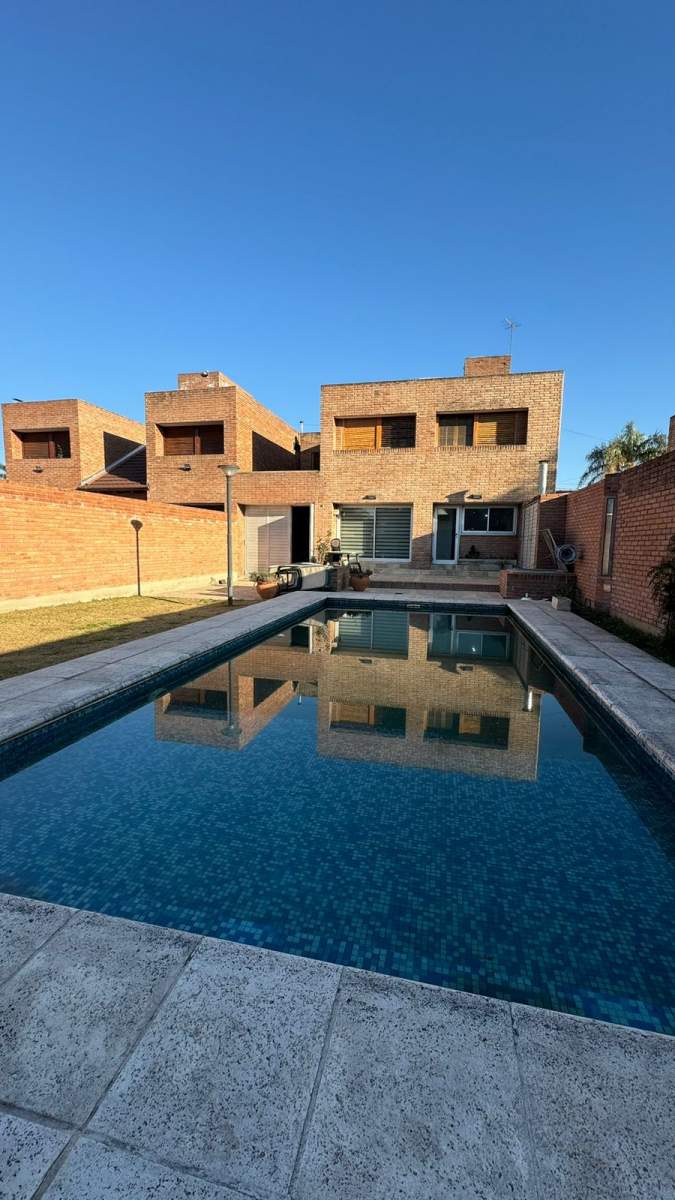 Casa en venta en Granja de Funes de 3 dormitorios - Apto Bancor