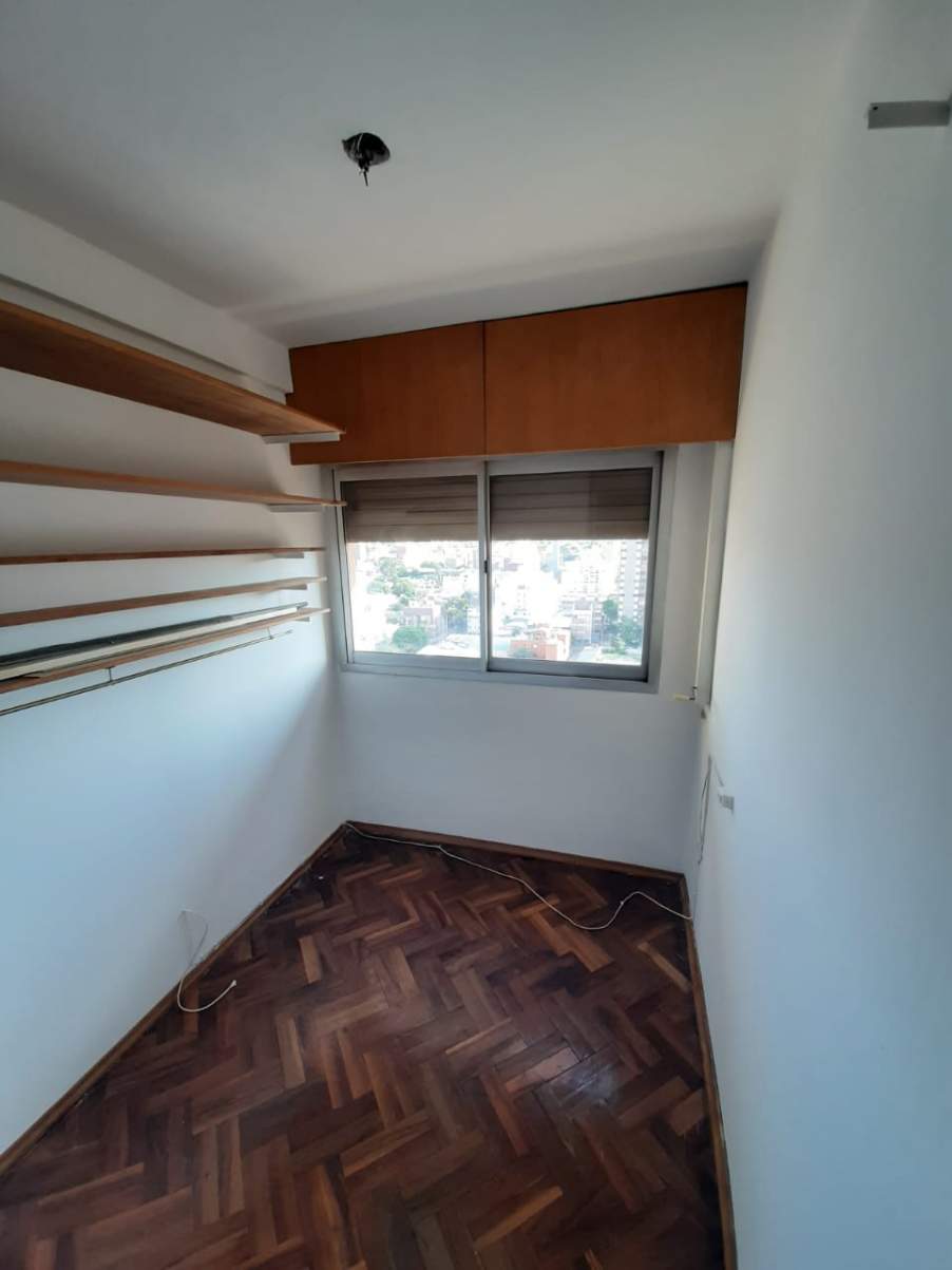 DEPARTAMENTO MUY AMPLIO CON COCHERA PROPIA EN TORRES ALAS