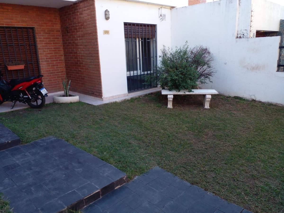 SR Vende inmueble de categoría, en Maipu