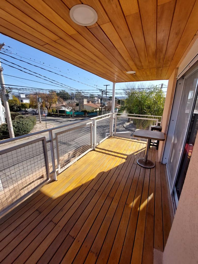 CASA CERCA DEL LAGO EN VILLA CARLOS PAZ CON PILETA Y MONOAMBIENTE