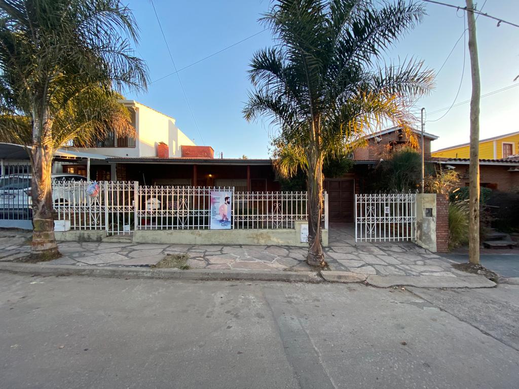 CASA EN VENTA CARLOS PAZ A POCAS CUADRAS DELCENTRO