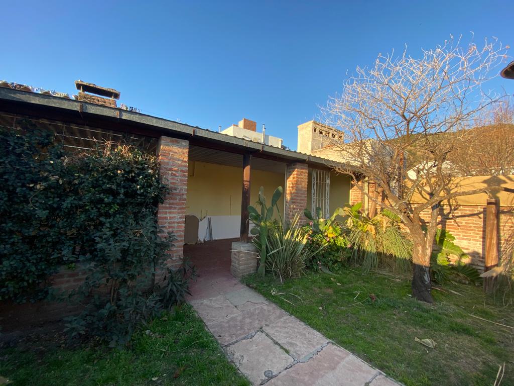 CASA EN VENTA CARLOS PAZ A POCAS CUADRAS DELCENTRO