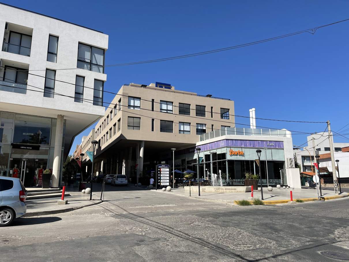 DEPARTAMENTO AMOBLADO A LA VENTA. VILLA CARLOS PAZ