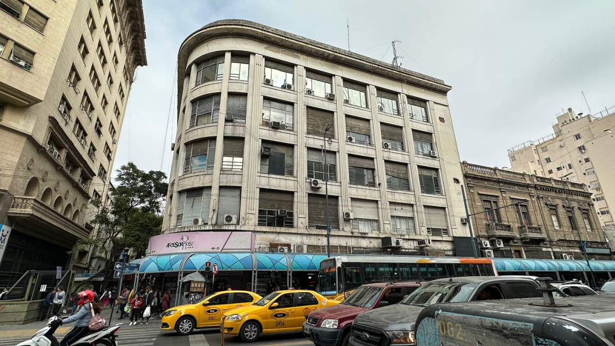 Oficina en Venta en Centro - Colon 119 - con renta