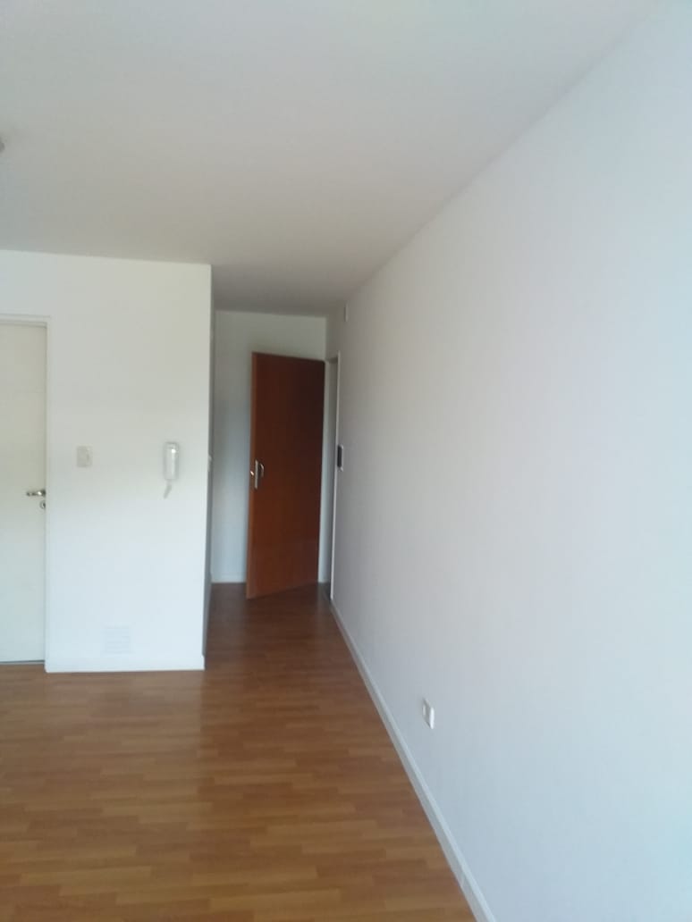 Departamento en alquiler de 1 dormitorio y medio s- Pueyrredon 530