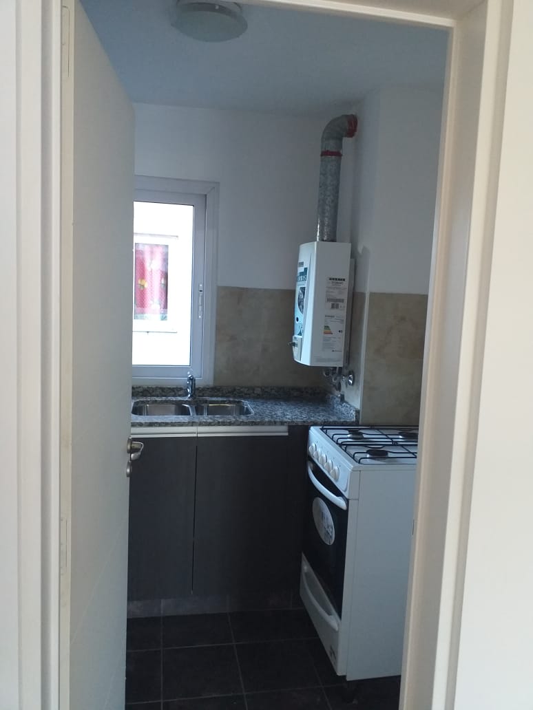 Departamento en alquiler de 1 dormitorio y medio s- Pueyrredon 530