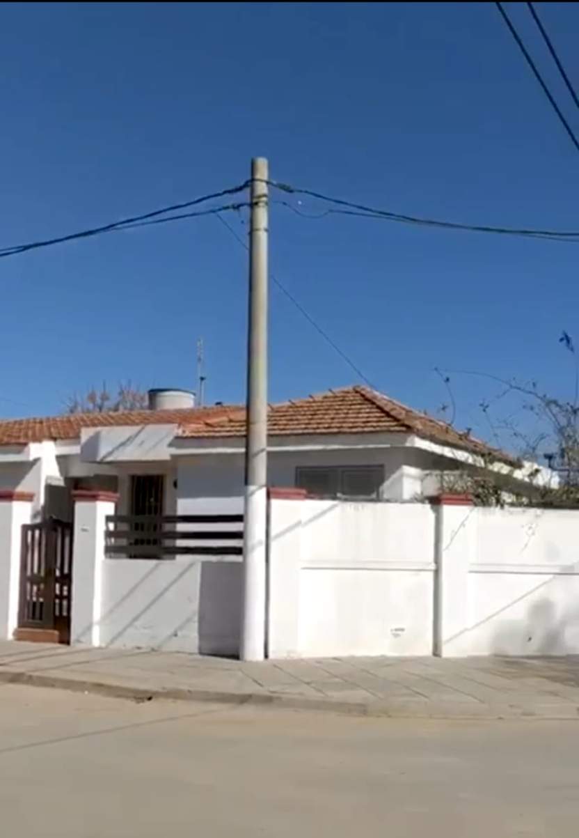 APPTO VENDO CASA B LOS ROBLES