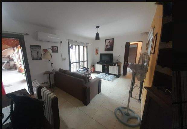 APPTO VENDO CASA B LOS ROBLES