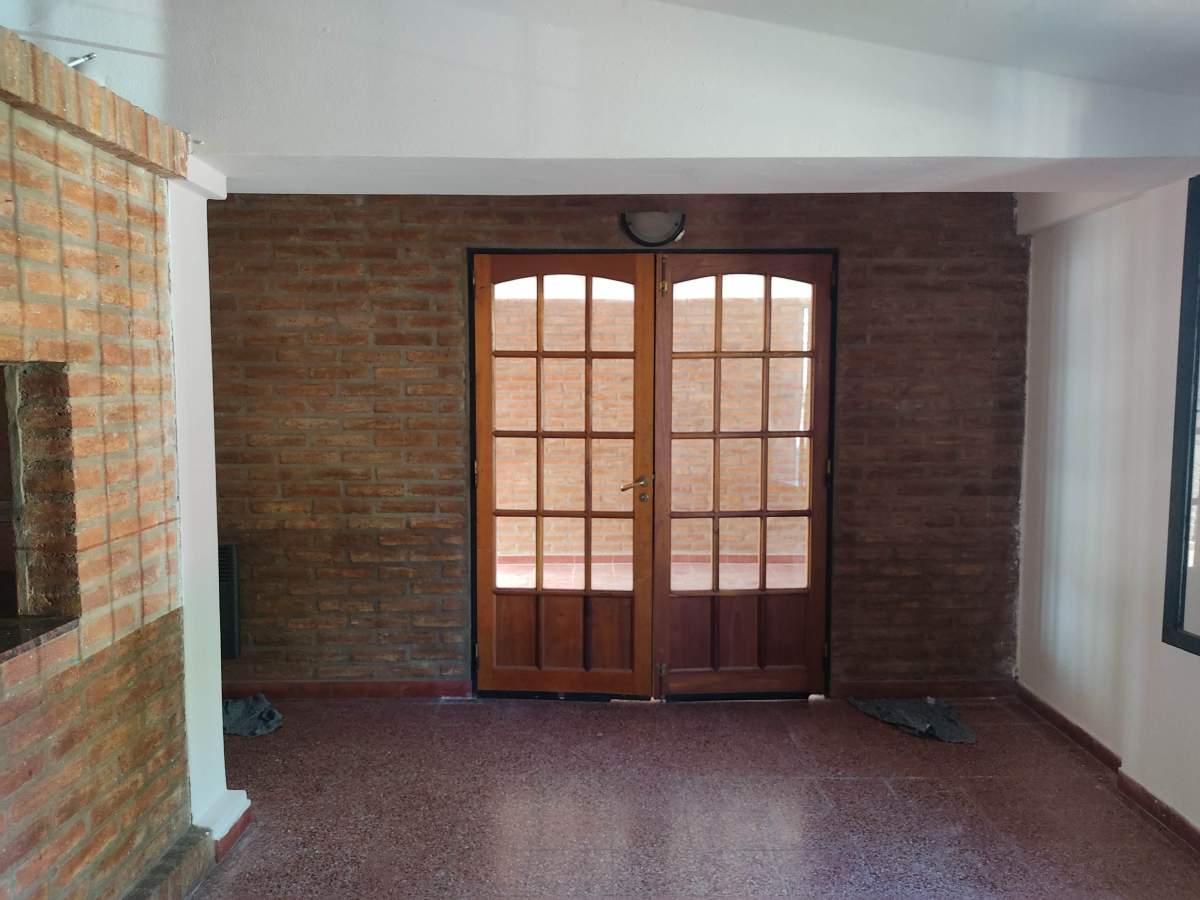 AMPLIA CASA BARRIO POETA LUGONES