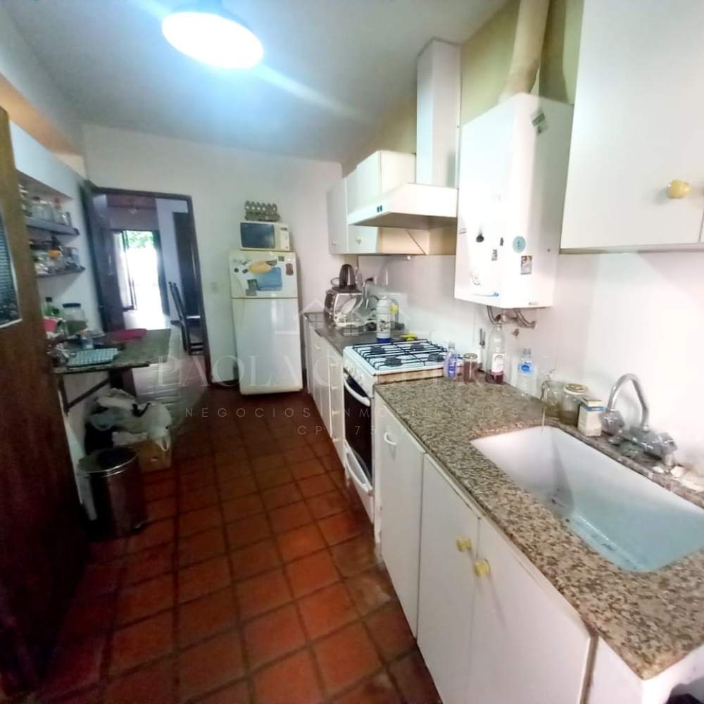 Hermosa casa estilo colonial en venta en barrio Iponá- Apta Crédito