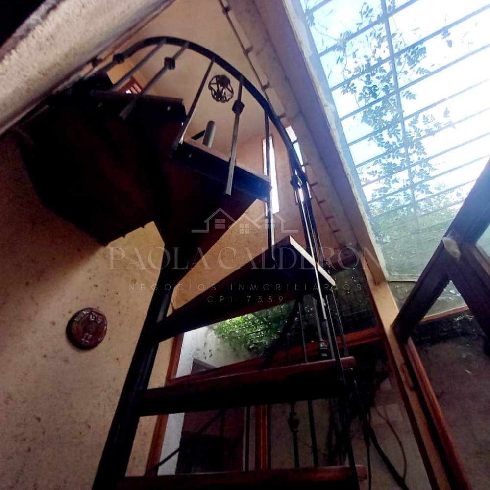 Hermosa casa estilo colonial en venta en barrio Iponá- Apta Crédito