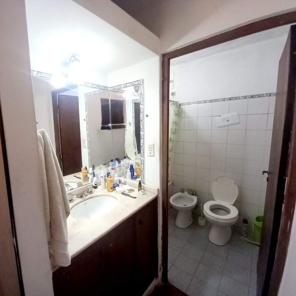 Hermosa casa estilo colonial en venta en barrio Iponá- Apta Crédito