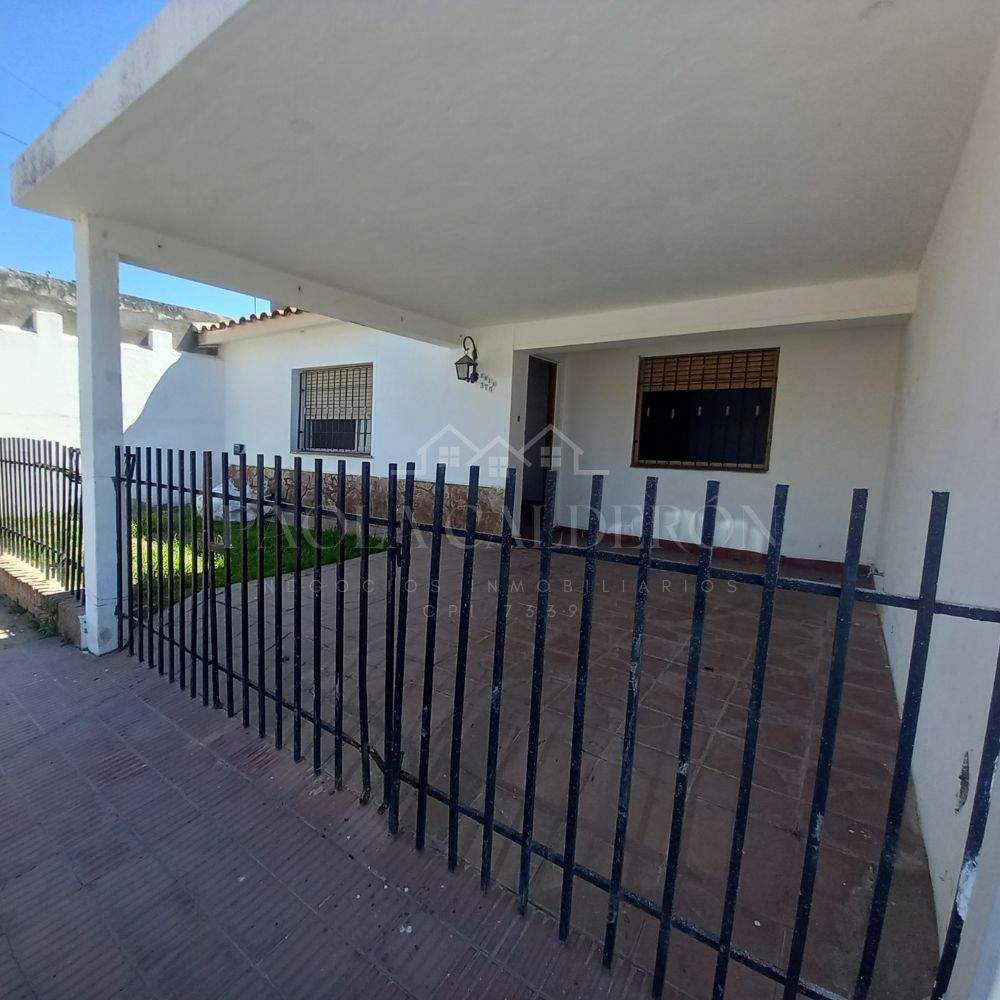 Venta Casa de Tres Dormitorios en Zona Sur