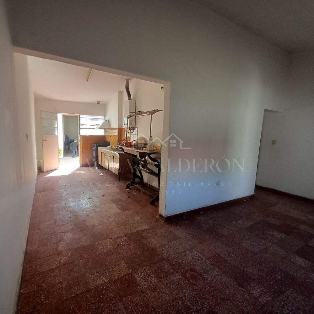Venta Casa de Tres Dormitorios en Zona Sur